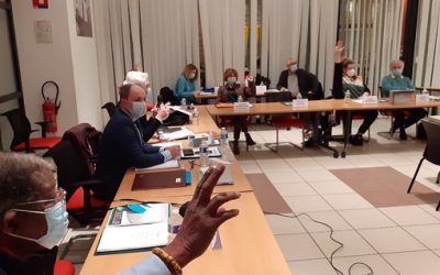 Un conseil municipal ou une cour de récréation ?